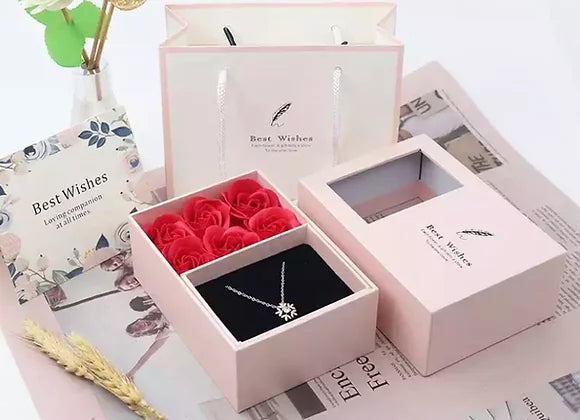 Space 6 Red Roses Gift Box